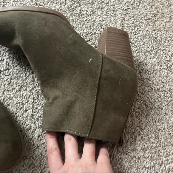 BOOTIES - Picture 6 of 9